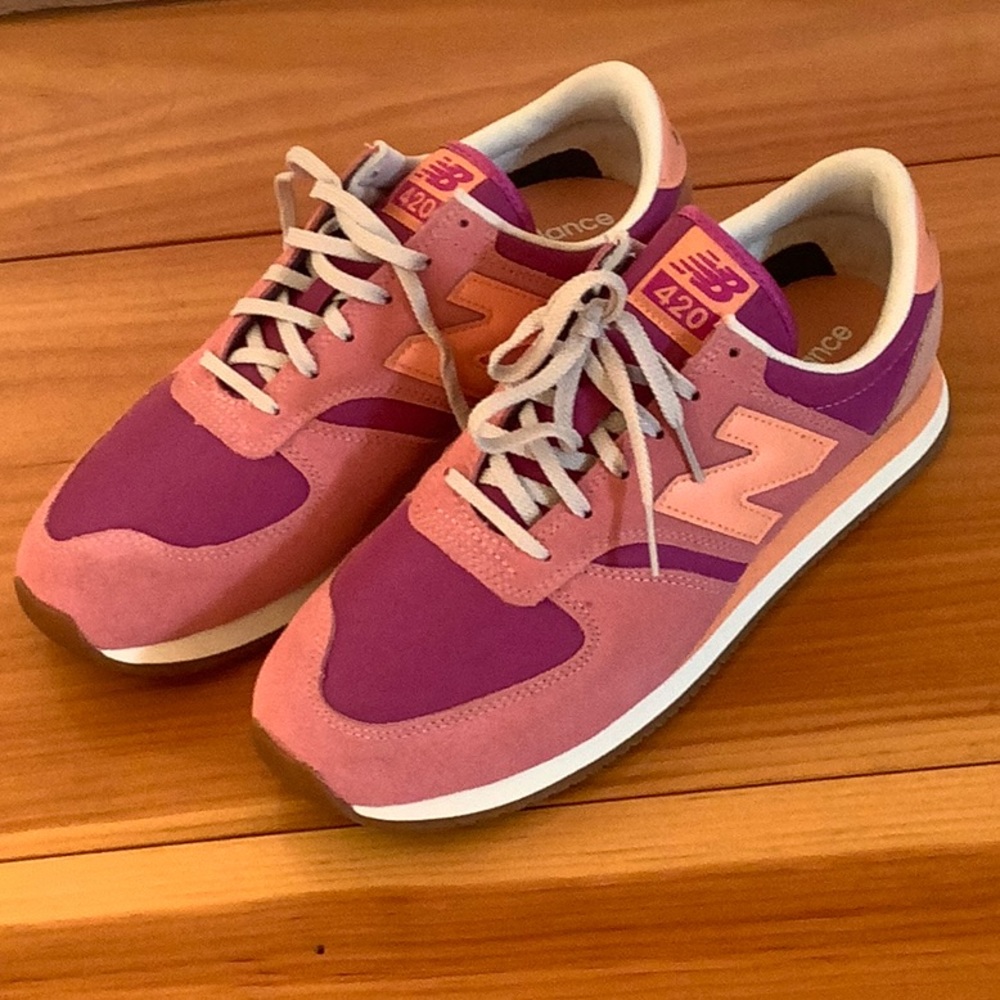 New Balance 420 Retro Sneakers * new